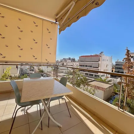 Apartment Summer Sunflowers In Glyfada Athens