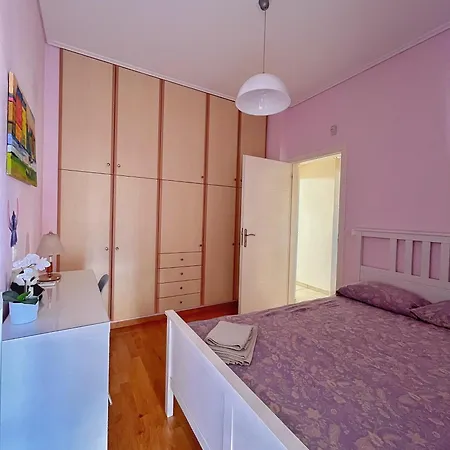 Apartment Summer Sunflowers In Glyfada Athens